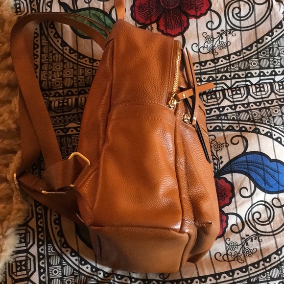 KATTEE Leather Backpack - Picture 7 of 9
